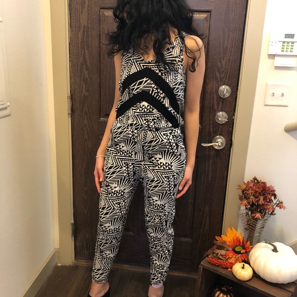 Jumper - Picture 2 of 4
